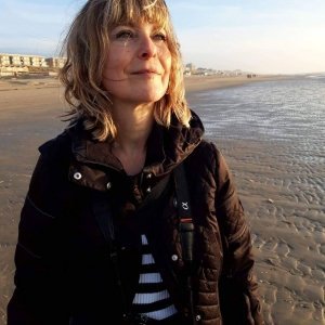 Linda de Jong - Recensent